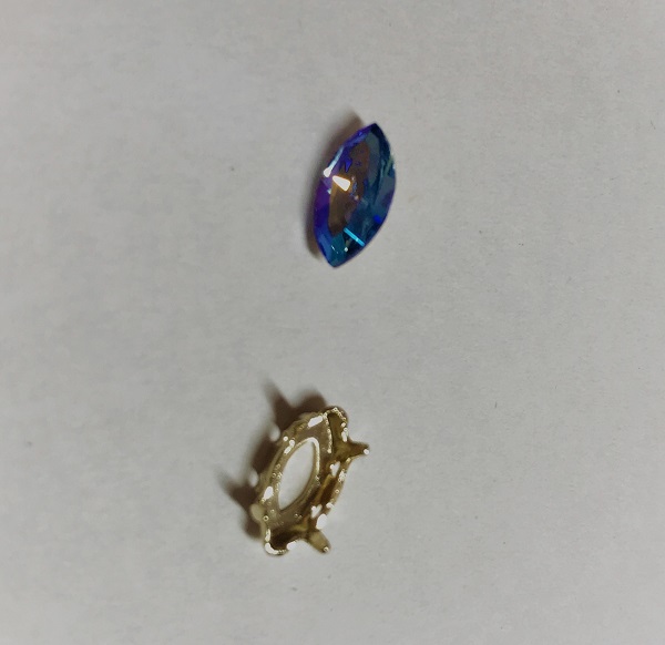 ビジューピアス